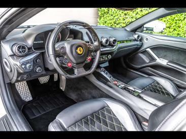 Ferrari F12 Berlinetta — photo 10