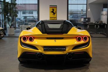 Ferrari F8 Tributo — photo 8