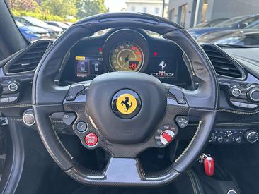 Ferrari 488 Spider — photo 32