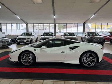 Ferrari F8 Tributo — photo 9
