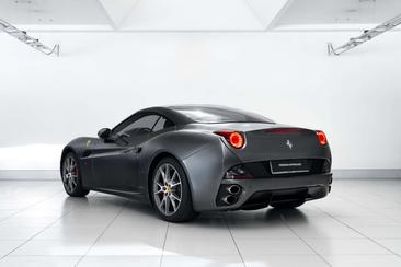 Ferrari California — photo 3
