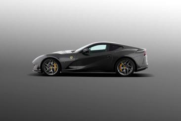 Ferrari 812 Superfast — photo 16