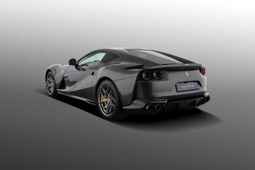 Ferrari 812 Superfast — photo 17