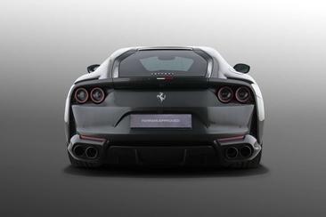 Ferrari 812 Superfast — photo 18