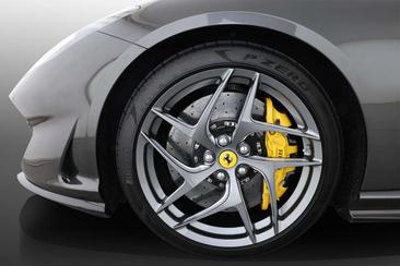 Ferrari 812 Superfast — photo 22