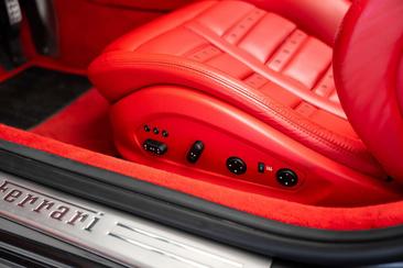 Ferrari California — photo 32