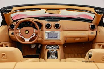 Ferrari California — photo 26