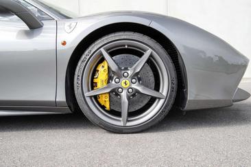 Ferrari 488 — photo 14