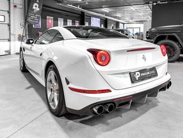 Ferrari California T — photo 12