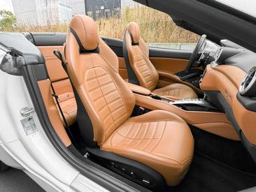 Ferrari California T — photo 14