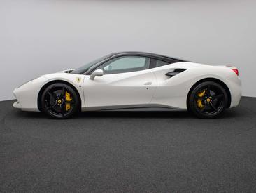 Ferrari 488 — photo 11