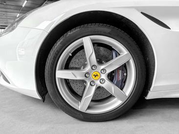 Ferrari California T — photo 25