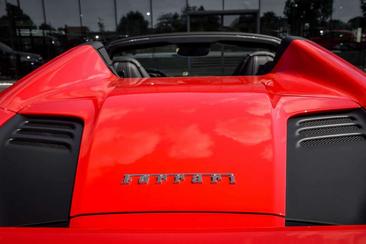 Ferrari F8 Spider — photo 11