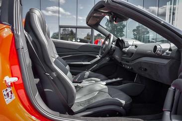Ferrari F8 Spider — photo 15
