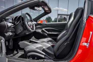 Ferrari F8 Spider — photo 12