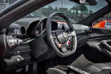 Ferrari F8 Spider — photo 14