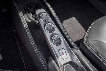 Ferrari F8 Spider — photo 26