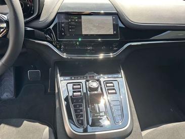 Aston Martin DBX S — photo 8