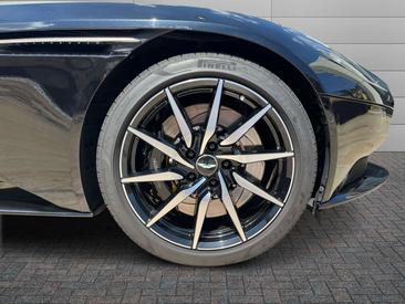 Aston Martin DB11 Coupé 4.0 V8 — photo 3