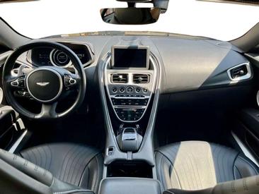 Aston Martin DB11 Coupé 4.0 V8 — photo 10