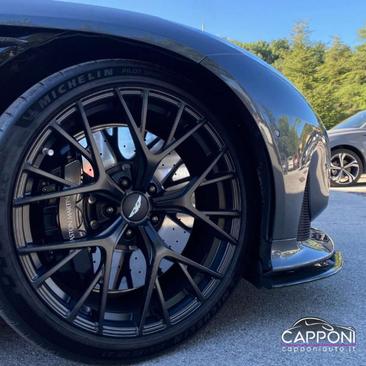 Aston Martin DB12 Coupé V8 — photo 8