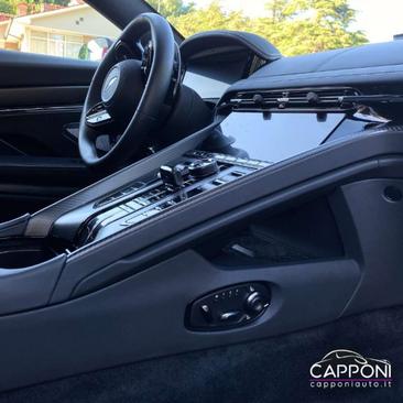 Aston Martin DB12 Coupé V8 — photo 12