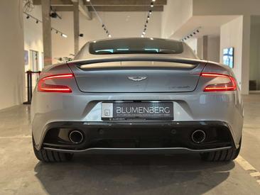 Aston Martin Vanquish V12 — photo 9