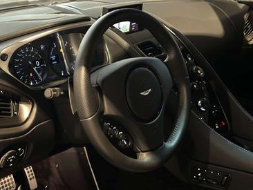 Aston Martin Vanquish V12 — photo 14