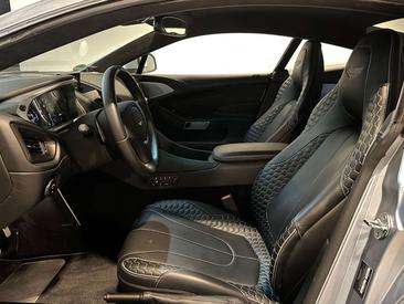 Aston Martin Vanquish V12 — photo 16
