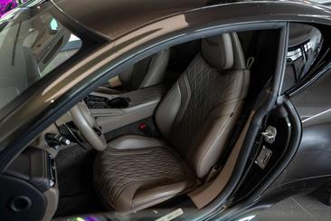 Aston Martin DB12 4.0 V8 — photo 21