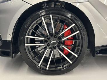 Aston Martin DBX 707 — photo 9