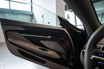 Aston Martin DB12 4.0 V8 — photo 26