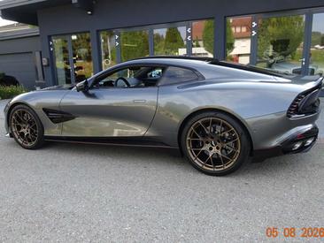 Aston Martin Vanquish V12 — photo 2