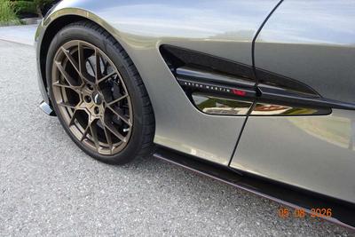 Aston Martin Vanquish V12