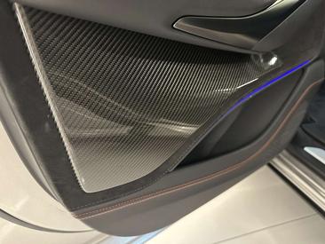 Aston Martin DBX 707 — photo 18