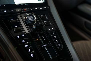 Aston Martin DB12 4.0 V8 — photo 34