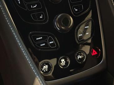 Aston Martin Vanquish V12 — photo 30