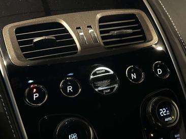 Aston Martin Vanquish V12 — photo 31