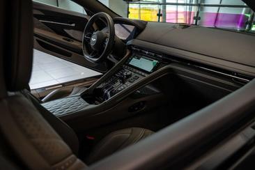 Aston Martin DB12 4.0 V8 — photo 38