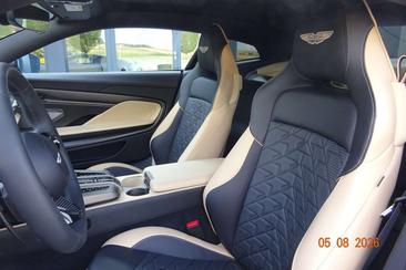 Aston Martin Vanquish V12 — photo 11