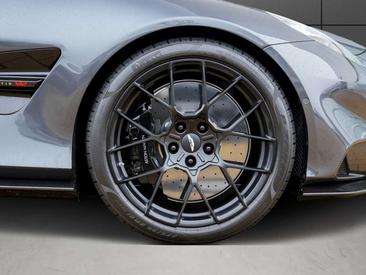 Aston Martin Vanquish Volante — photo 3