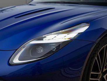 Aston Martin DB12 Volante — photo 29