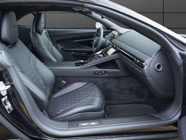 Aston Martin DB12 Volante — photo 13
