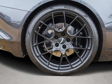 Aston Martin Vanquish Volante — photo 28