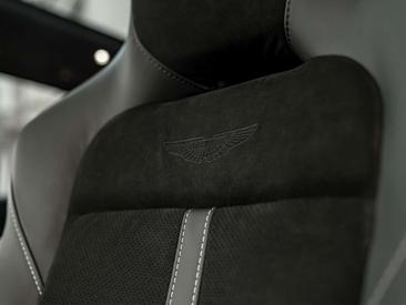 Aston Martin DBX 707 4.0 V8 — photo 35