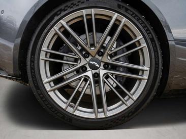 Aston Martin DB12 Volante — photo 3
