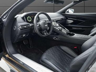 Aston Martin DB12 Volante — photo 11
