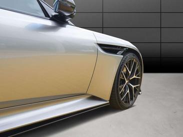 Aston Martin DB12 Coupé — photo 9