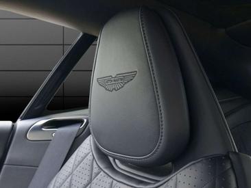 Aston Martin DB12 Coupé — photo 24