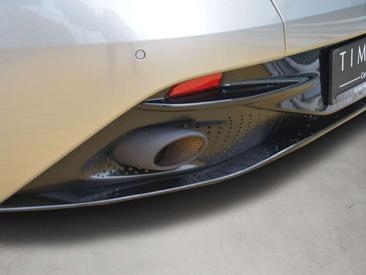 Aston Martin DB12 Coupé — photo 27